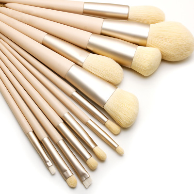 Best selling on Amazon 2020 wooden handle Nano synthetic fiber cream brushes 12pcs professional makeup brush set